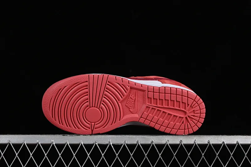All categories Nk SB Dunk series Nk SB Dunk Low low-top sneakers Nk SB Dunk Low Retro "Valentine's Day 2024" White Rose Red Valentine's Day SB low-top casual sports skateboard shoes FQ7056-100
